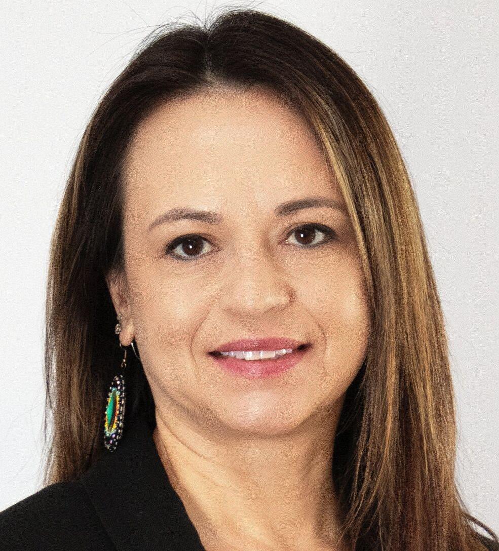 Danelle Smith Headshot